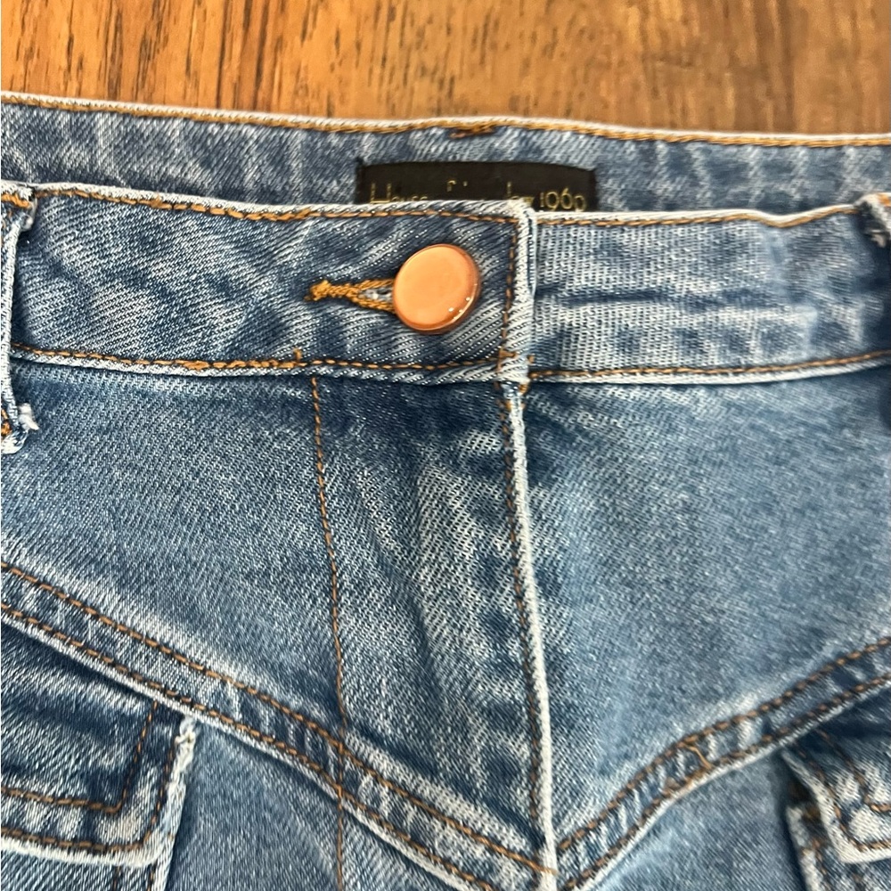 House of Harlow 1960 Medium Blue Denim Mini Skirt with Front Patch Pockets - Picture 3 of 7
